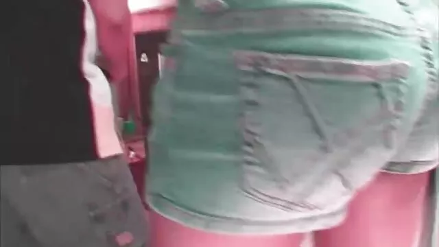 Tốt nhất khiêu dâm, không giấy đăng ký  Gã đấm bóp kích dục cô gái và anh gai xinh sec mời cô làm tình trên ghế