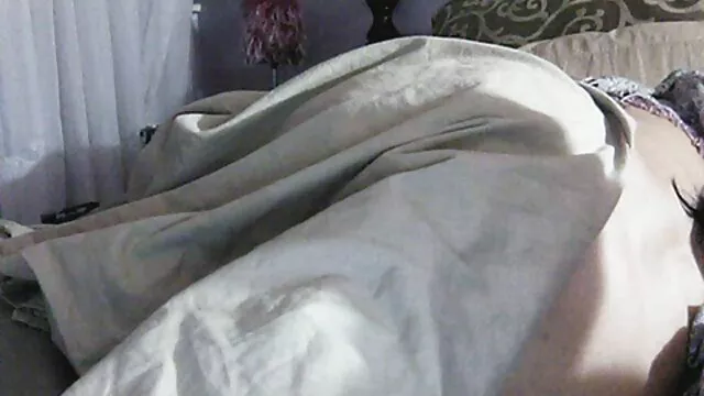 Tốt nhất khiêu dâm, không giấy đăng ký  Immodest trẻ con trai fucked một pim sec dep trưởng thành tóc vàng housemaid