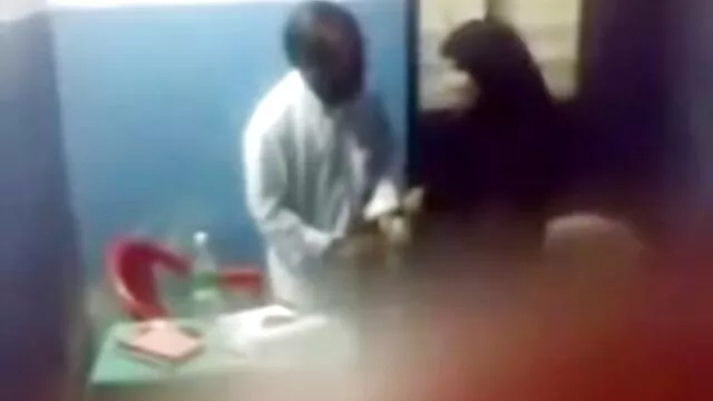 Tốt nhất khiêu dâm, không giấy đăng ký  Không xấu hổ, cô phim sec gai nung lon gái trẻ tóc nâu cận cảnh giật ra khỏi âm hộ phát triển quá mức của cô ấy