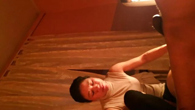 Tốt nhất khiêu dâm, không giấy đăng ký  Sau khi thổi kèn tự chế, một cô gái Nga phim sec gai cuc xinh ngồi trên một con cặc cứng