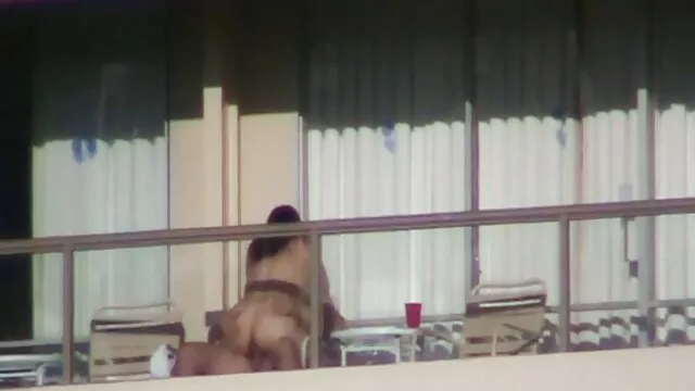 Tốt nhất khiêu dâm, không giấy đăng ký  Những cô gái tóc vàng chọc một dildo trong những sec gai sinh âm đạo